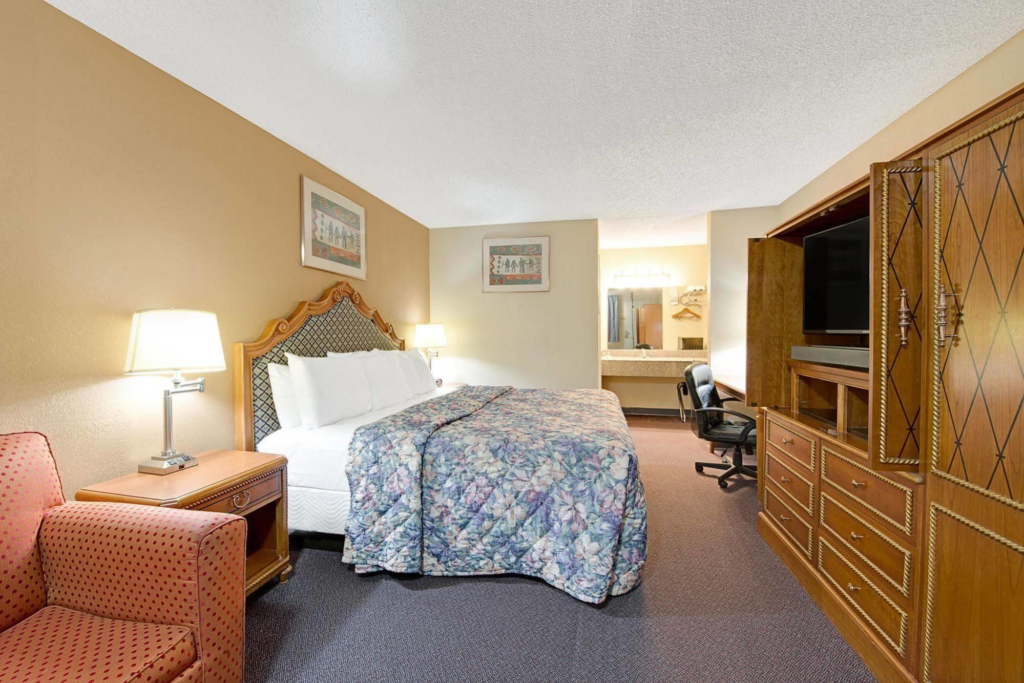 Hotel Days By Wyndham McKinney